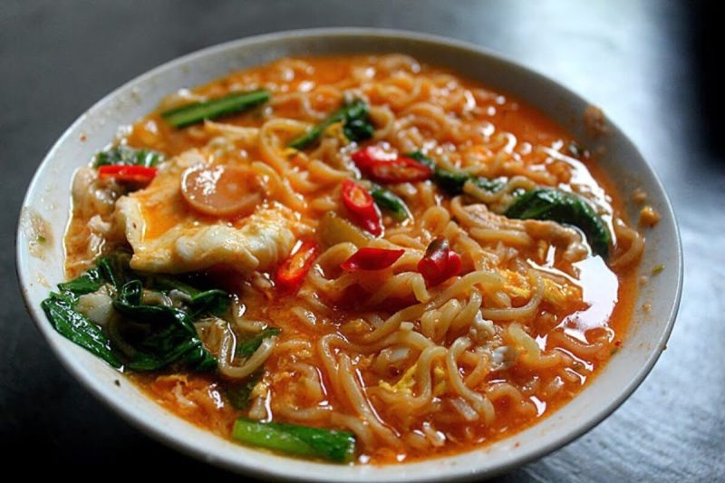 MI PEDAS TELUR