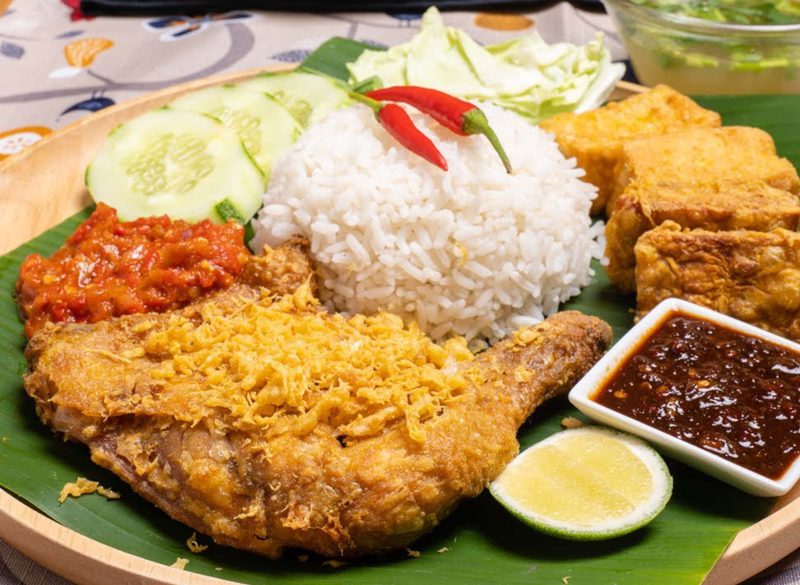 NASI AYAM PENYET