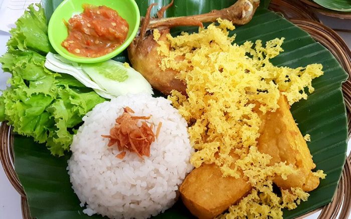 NASI AYAM KREMES
